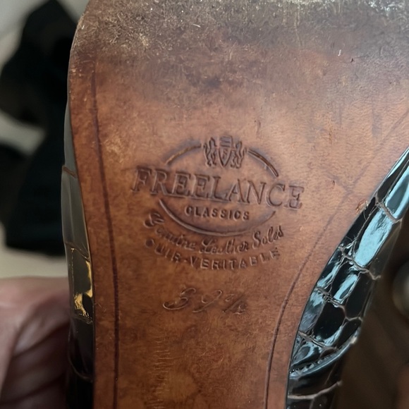 Vintage Free Lance Paris. Heeled Loafers in Dark Brown Shiny Leather - Picture 5 of 5